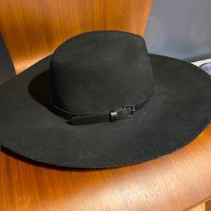 BCBG MAXAZRIA Black Wool Floppy Hat with Belt